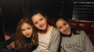 Les trois soeurs Alice, Candice et Daphnée