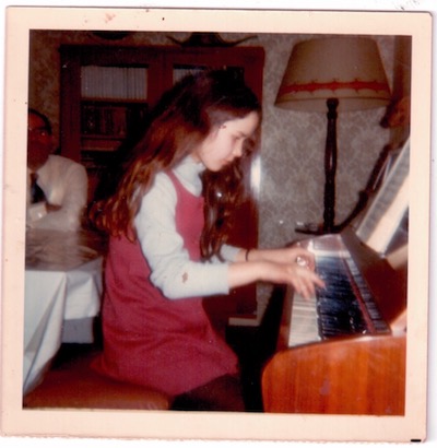 Catherine au piano